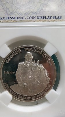 Y233美國1982年S記.華盛頓250年伍角鏡面紀念銀幣.裸幣附裝在見方形壓克力盒(PCCB)