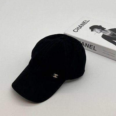 【哈極品】全新品現貨《CHANEL 香奈兒 黑色麂皮銀色雙C棒球帽/帽子/配件 》