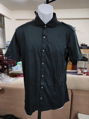 (二手近全新)TAKEO KIKUCHI菊池武夫皮領黑色彈性短袖襯衫(4)(S-M)（B553）