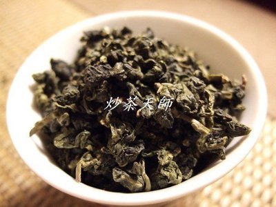 【炒茶天師》 台灣比賽級工法特級四季春烏龍茶$680/斤~回甘沉穩花香
