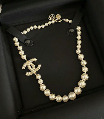 超限量 Chanel 爆款 鑽飾 造型 華麗 大牌風 香奈兒 珍珠logo項鍊 100週年設計 現貨 僅一條、親拍 ❤️ 甜38800