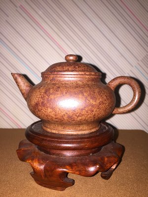 早期紫砂壺---潘壺款式，柴窯燒製，泥料:段泥高溫窯變，7孔出水，空壺容量約140CC