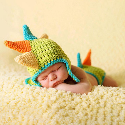 新生兒針織動物衣服恐龍男童攝影服裝套裝道具嬰兒百天滿月照