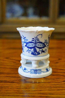 【二手】Meissen德國梅森藍洋蔥四腳小花瓶 古董 老貨 收藏 【古物流香】-521