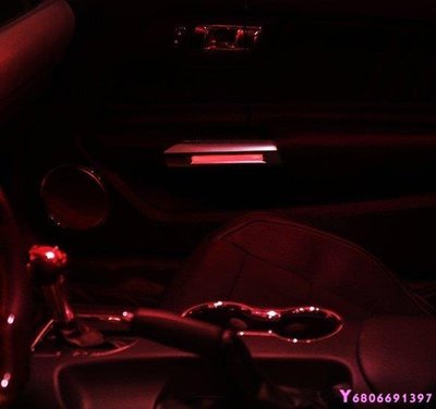 現貨熱銷-【易車汽配】Ford15-18福特野馬專用LED發光拉手內飾氛圍燈mustang改裝車門把手燈