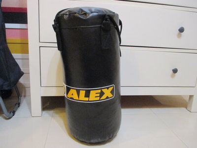 全新ALEX塑膠皮拳擊袋B-08 沙袋 沙包 7.5KG 黑 (不是跳繩舉重重量訓練機拳擊手套拳擊頭盔束帶拳擊鞋拳擊衣)