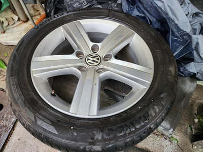 VW Golf 原廠16吋鋁圈含輪胎 205/55R16