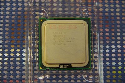 雙核 Intel Pentium D 915 2.8Ghz/4M/800 775腳位 C84