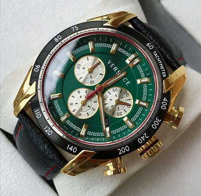 VERSACE V-Ray 綠色面錶盤 黑色皮革錶帶 石英 三眼計時 男士手錶 VDB080015