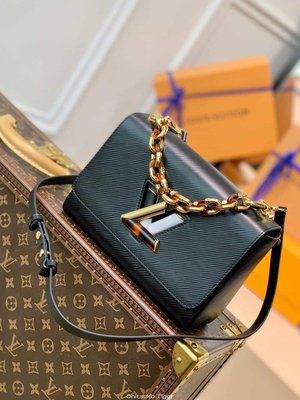 二手Louis Vuitton LV Twist MM bag 單肩斜挎包M58715
