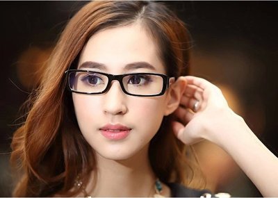 黑色方框眼鏡 流行鏡框 時尚潮流鏡架 方型眼鏡框 無鏡片眼鏡 黑框眼鏡 文青眼鏡 小方框 中性眼鏡 學院風男女款造型配件