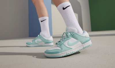 NIKE WMNS DUNK LOW TWIST 冰翡翠綠白 DZ2794-101。太陽選物社