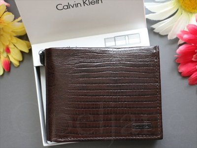 Calvin Klein CK 卡文克萊深咖啡色鱷魚壓紋真皮 照片ID證件 信用卡夾 中夾皮夾 禮盒裝 愛Coach包包