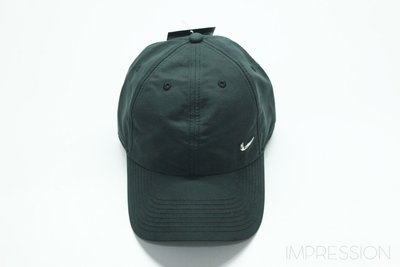 【IMPRESSION】Nike Swoosh Cap 復古 老帽 銀勾 金屬 立體 黑色 彎帽 943092 010