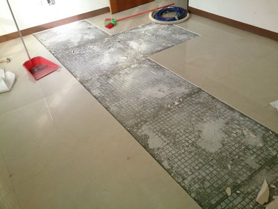 瓷磚  地磚 隆起 鋪設耐磨地板