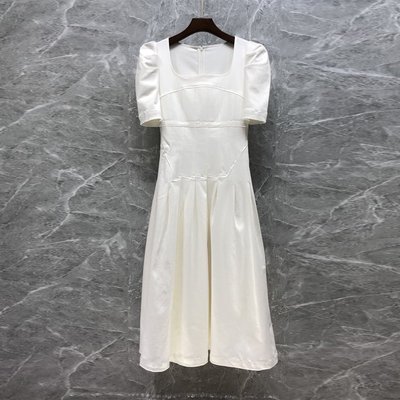 現貨-方領泡泡袖法式連衣裙女歐貨夏季新款修身顯瘦純色長裙5D簡約