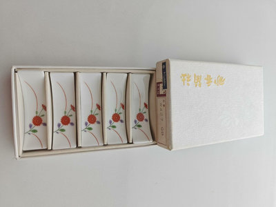 金標香蘭社筷置，少見器型