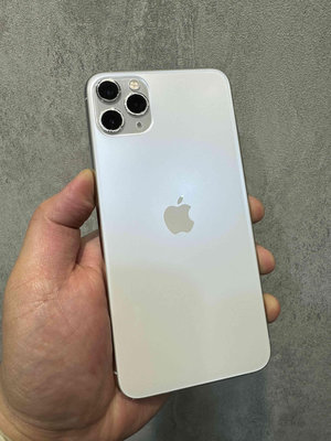 iPhone11Pro Max 256G 銀色 漂亮無傷 全新電池 只要10500 !!!