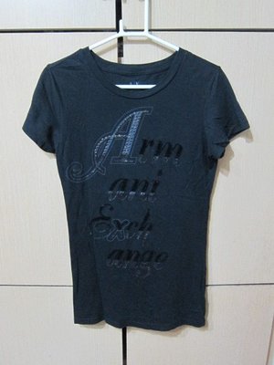 衣市藍~A|X ARMANI EXCHANGE 女短袖T恤 (M~黑~) (220801)