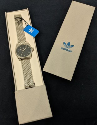 『BAN'S SHOP』愛迪達 Adidas 經典 時尚 Nixon不鏽鋼手錶 銀藍 中性款 英國購回 保證真品 全新