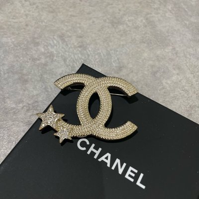 Chanel 胸針 別針 星星鑽logo《精品女王全新&二手》