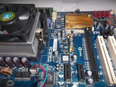 技嘉主機板,GA-K8NE,加CPU,風扇,創見,DDR400-1G記憶體,加檔板