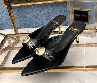 【熱賣精選】Versace 牛皮時尚一字中跟涼拖鞋女 美杜莎真皮尖頭女中跟鞋35-41碼6cm