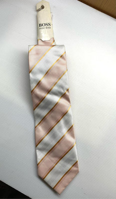 全新Hugo Boss領帶（小瑕），售999元。