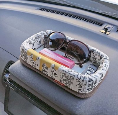 亮晶晶小舖- PH-168 日本NAPOLEX 維尼儀表板置物盒 維尼置物盒 儀表板收納 收納盒 迪士尼 車用收納