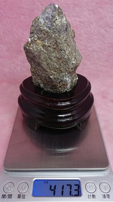 193-黃鐵礦(愚人金)原礦紫螢石共生擺件417.3g(附木座) 黃鐵礦 愚人金