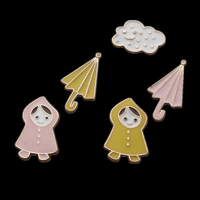 青島日系飾品 童趣回憶童年 雨衣雨傘云朵 青春自己 滴油胸針徽章