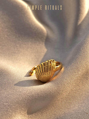Simple Rituals 23春夏 維納斯誕生海貝設計度假優雅純銀鍍金戒指