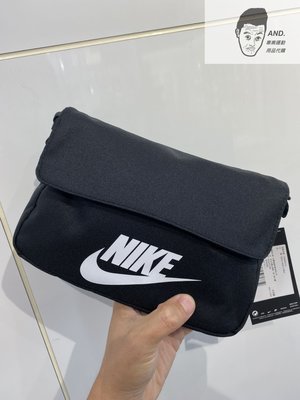 【AND.】NIKE NSW CROSSBODY BACKPACK 復古 黑白 側背包 休閒 CW9300-010