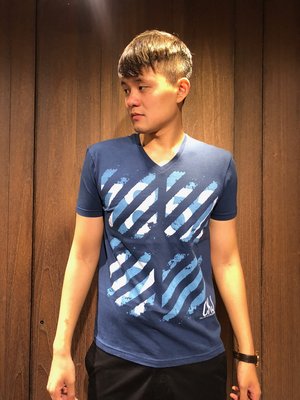 美國百分百【全新真品】 Calvin Klein T恤 CK 短袖 T-shirt 短T LOGO 深藍色 D088