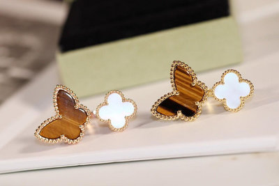 梵克雅寶vca同款蝴蝶戒指 採用通體V金材質