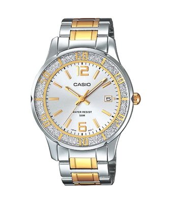 CASIO WATCH 卡西歐淑女外鑽圈弧度鏡面銀色面金色立體刻劃日期中金鋼帶石英腕錶 型號：LTP-1359SG-7A