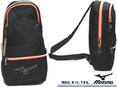 鞋大王Mizuno D3TD-451095 黑X橘 輕量化材質後背包(單肩-19×10×38公分) 特價出清