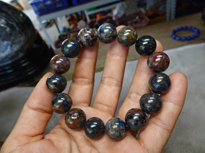 《藍晶寶石玉石》→手鍊系列→天然特級質優七彩彼得石14mm手珠鍊(58公克→r253大的少