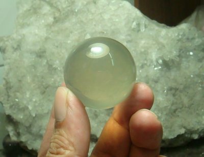 晶玉堂**保證天然--馬達加斯加–近全美--星光黃水晶球--36mm**不流標