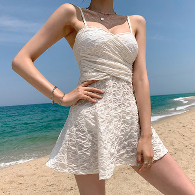 Qmi 韓國新款連體白色ins性感顯瘦深V網紅度假溫泉裙式泳裝