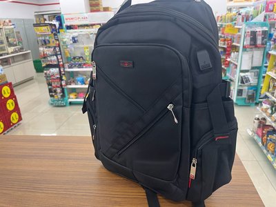 【免運】台灣現貨OVER LAND 紅十字 USB休閒電腦後背包/書包 /登山背包＃5735 百貨專櫃還在賣