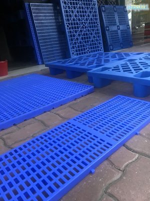 防潮墊腳板墊地板鏤空塑料地格板塑料踐踏板倉庫地板90*30塑料板 塑膠板 卡板箱 托盤 腳墊 踏板 防潮板 貨架正品 促