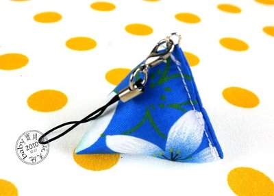 【寶貝童玩天地】【HO013-4】三角立體粽子吊飾 台灣製 客家花布 五色款 - 藍色*HM01*NW99