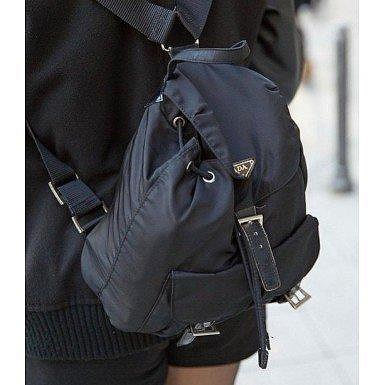 全新法國正品 Prada 普拉達 雙肩包 Backpack 小型超纖 後背包 黑色書包 1BZ677