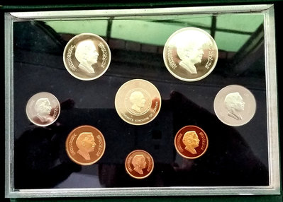 約旦 1985年 侯賽因國王誕生50周年 八枚裝 精緻紀念套幣