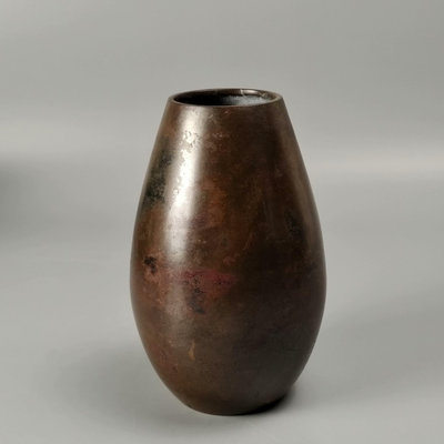 。日本銅花瓶斑紫銅花瓶。使用過，不帶箱，品相如圖。
