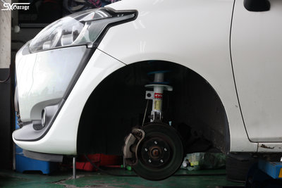 【超鑫國際】 KYB Strut Plus Sport 白桶 避震器總成 含彈簧 Toyota Sienta 實裝圖