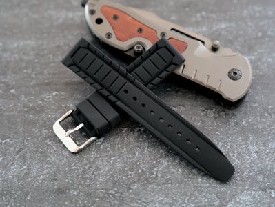 20mm絕佳手感silicone strap 高質感特殊鋼帶紋替代原廠錶帶高質感矽膠錶帶 seiko