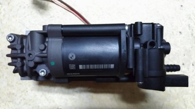 BMW F07 後氣壓避震器 充氣幫浦8000元