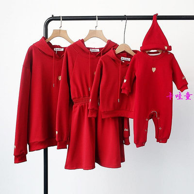 新款紅色過年親子裝衛衣加絨秋冬嬰兒爬服連體衣 包屁衣 愛心刺繡母女洋裝連衣裙家庭裝